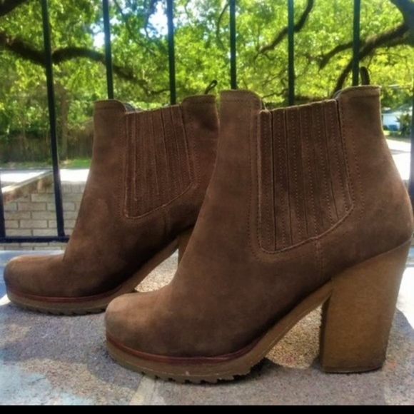 Prada suede Chelsea booties - Picture 7 of 12